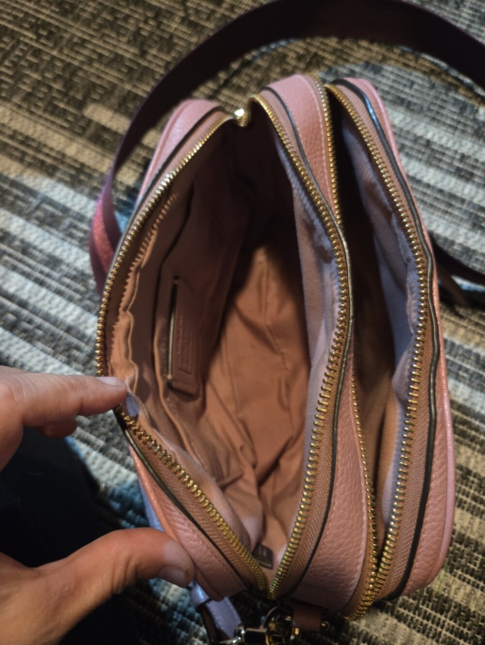 Coach Jes C5805 Pink Gold Pebbled Leather Camera Crossbody Bag Reversible Strap - Picture 10 of 16